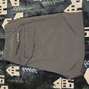 Gray Columbia Capris (Size 8)